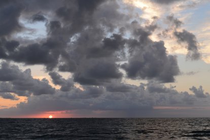 Storm op komst...even schrikken, 's morgens om 6.30 uur  !