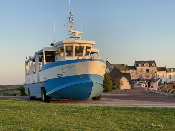 De busboot naar Ile Tatihou, die zowel met hoog als laag water het eiland kan aandoen.