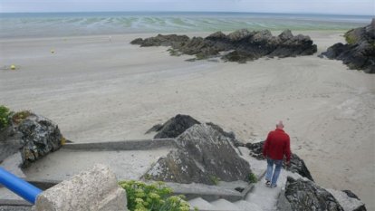De drooggevallen baai van Binic