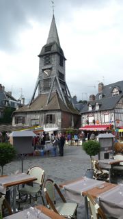 De separate toren van de Sainte Catherine