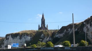 De Notre Dame du Salut, bovenaan de rotsen bij Fecamp