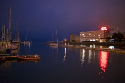 De haven van Cherbourg bij nacht